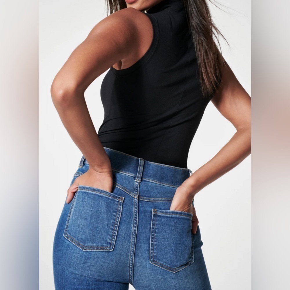 Spanx Ocean Flare Jeans Vintage Indigo Wash Size Small - Picture 7 of 11